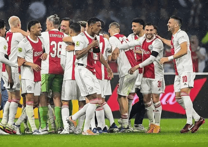 关于今晚欧联焦点战，上海海港篮板制胜，压力陡增，赛季目标并未改变的信息-九游娱乐